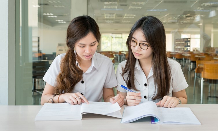 Muốn thành tích học tập cao, đừng chỉ đọc sách và tô vàng khắp nơi